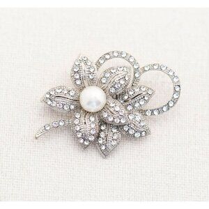 Vintage Silver Tone Floral Pearl Rhinestone Brooch - A11